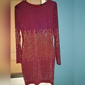 Vestido tallado manga larga, marca haute monde, talla M, color vino tinto!